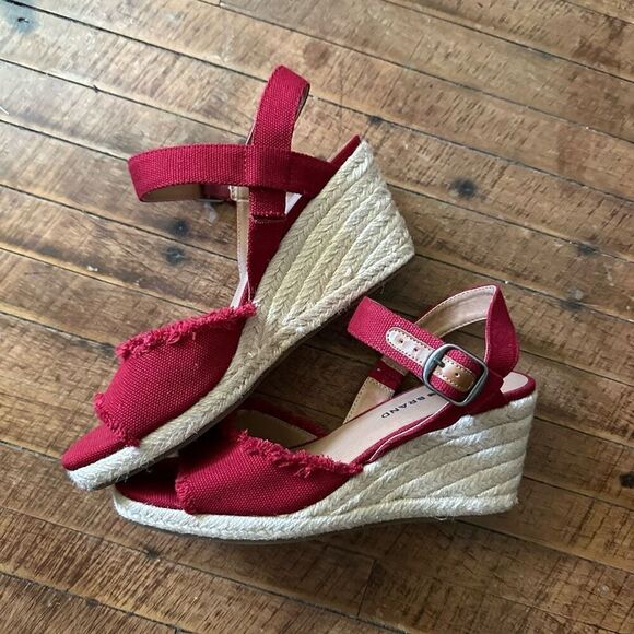 Lucky Brand red strappy raffia 7.5 wedge heel sandals - Picture 2 of 5